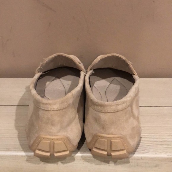 NWOB Moccasins Women’s Beige - Picture 3 of 7